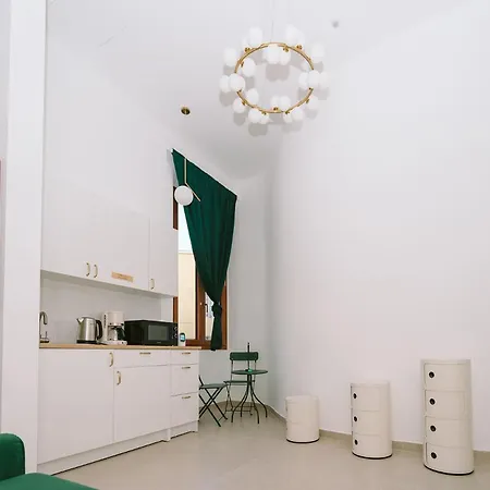 Guest house Opera House *